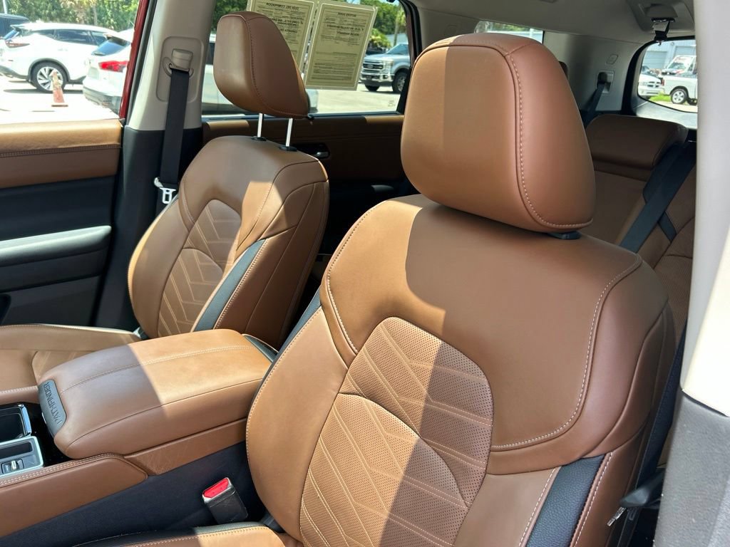 Certified 2025 Nissan Pathfinder Platinum w/ Cargo Package FWD image 22
