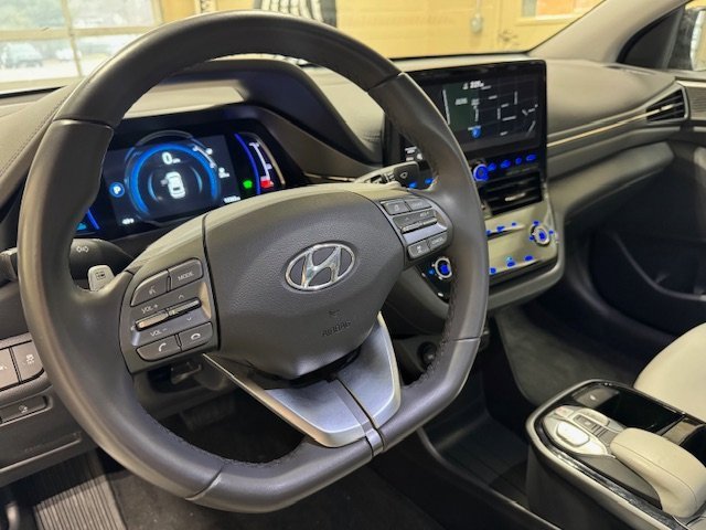 Used 2021 Hyundai Ioniq Limited image 4