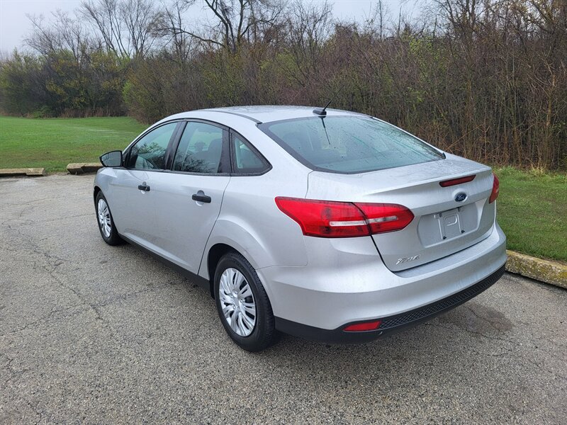 Used 2017 Ford Focus S image 9