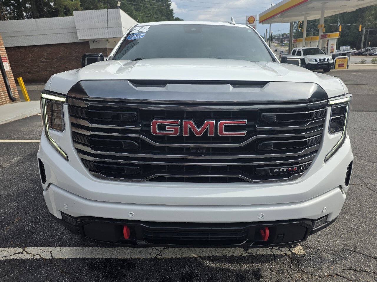 Used 2024 GMC Sierra 1500 AT4 w/ Technology Package AWD/4WD image 8