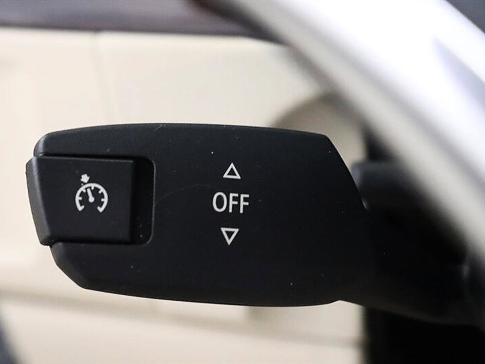 Used 2011 BMW 335i Convertible RWD image 40