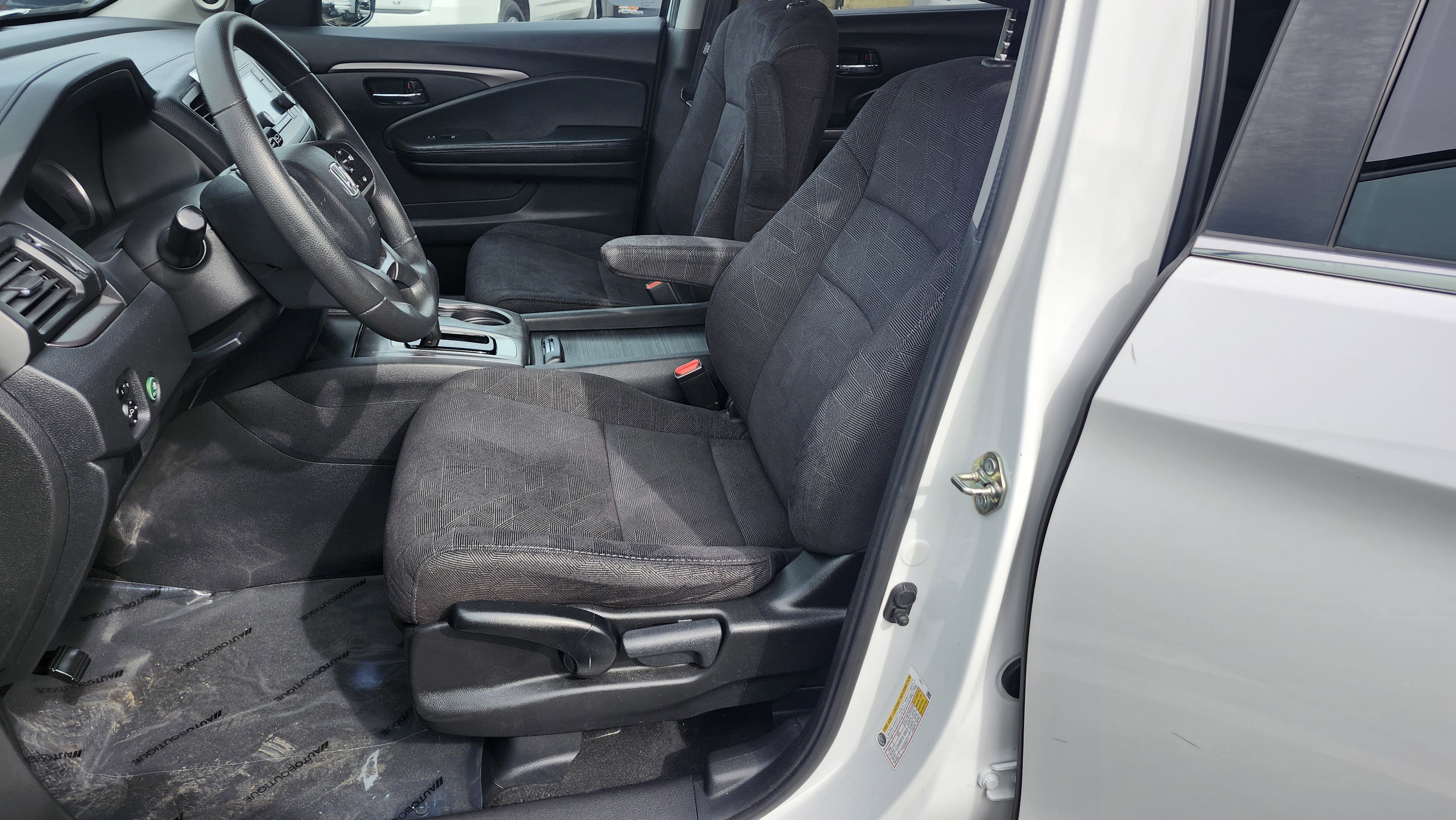 Used 2020 Honda Pilot LX image 21