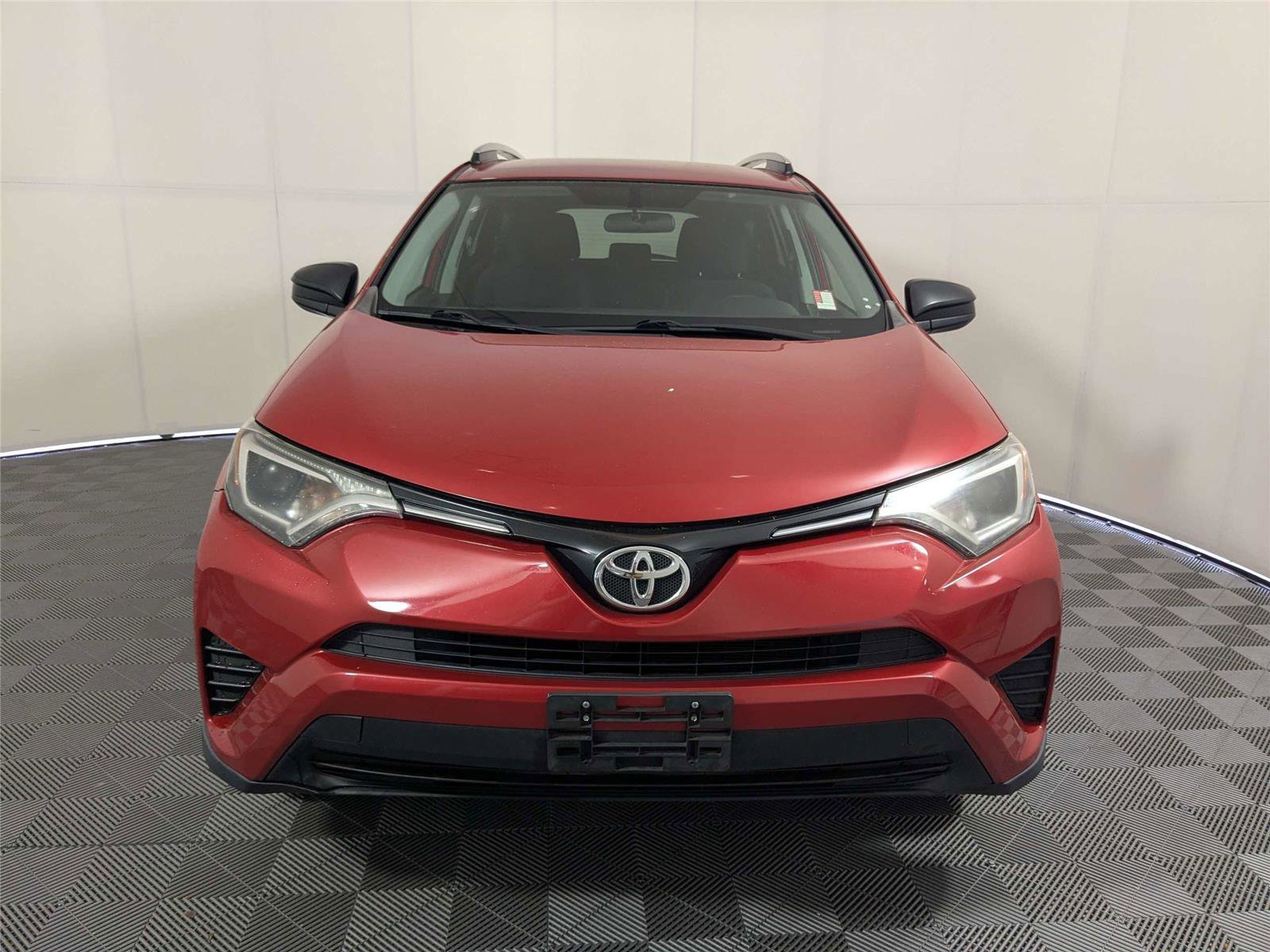 Used 2016 Toyota RAV4 LE image 3