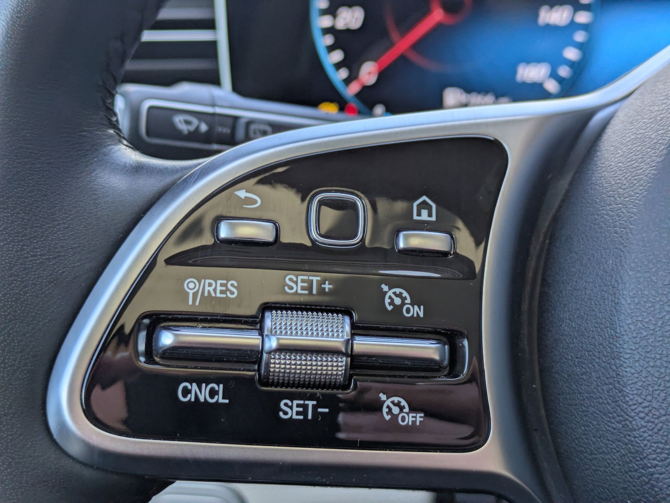 Used 2022 Mercedes-Benz GLS 450 4MATIC image 14