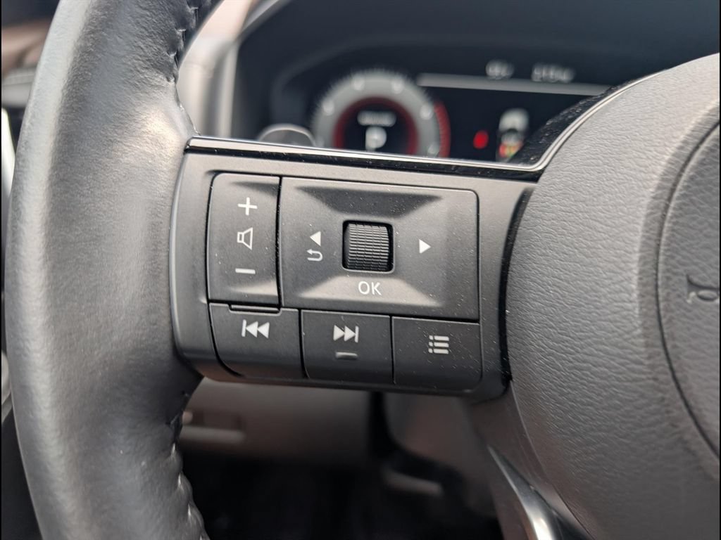 Used 2023 Nissan Rogue Platinum w/ Platinum Premium Package AWD/4WD image 13