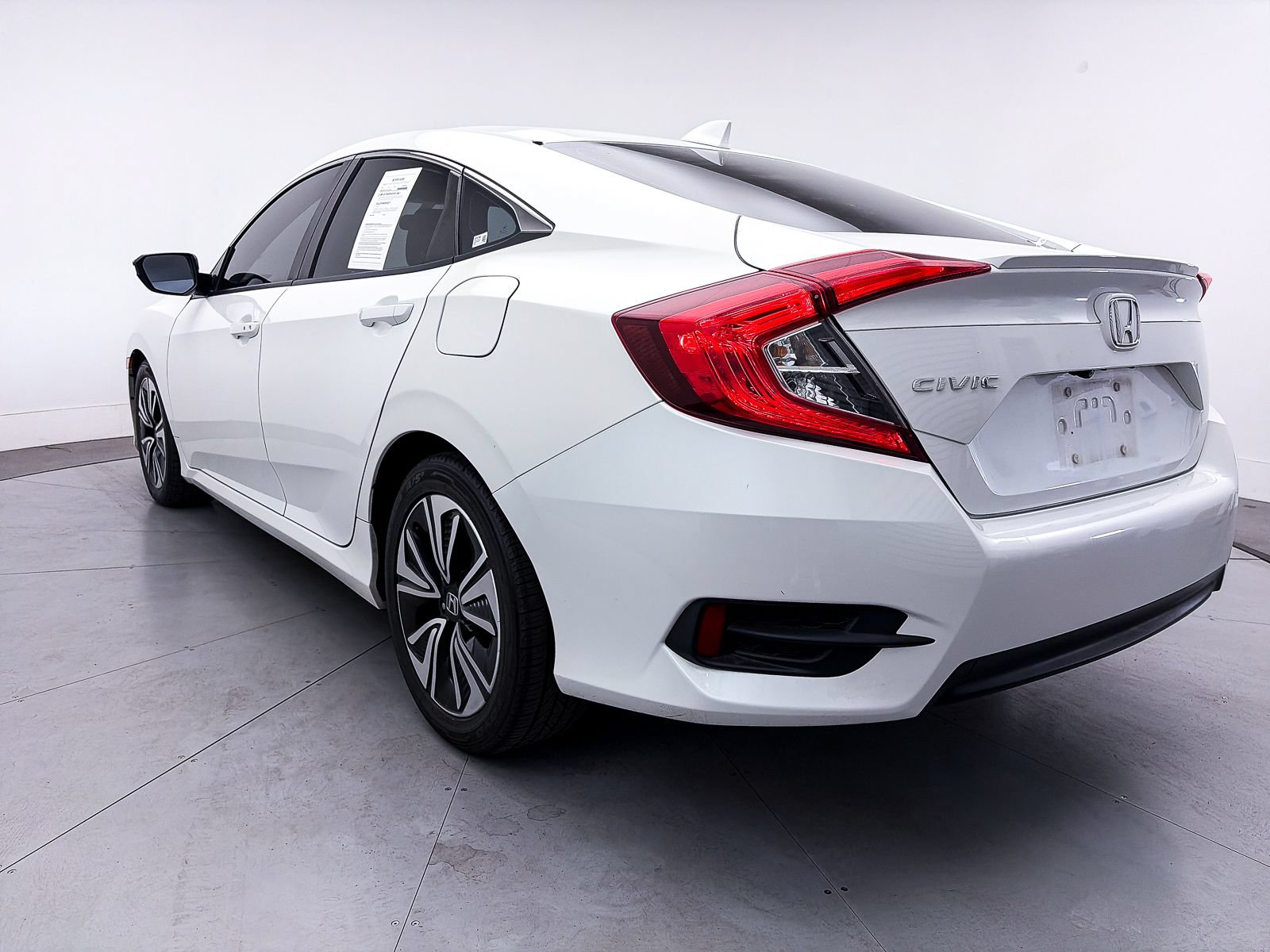 Used 2018 Honda Civic EX-T image 9