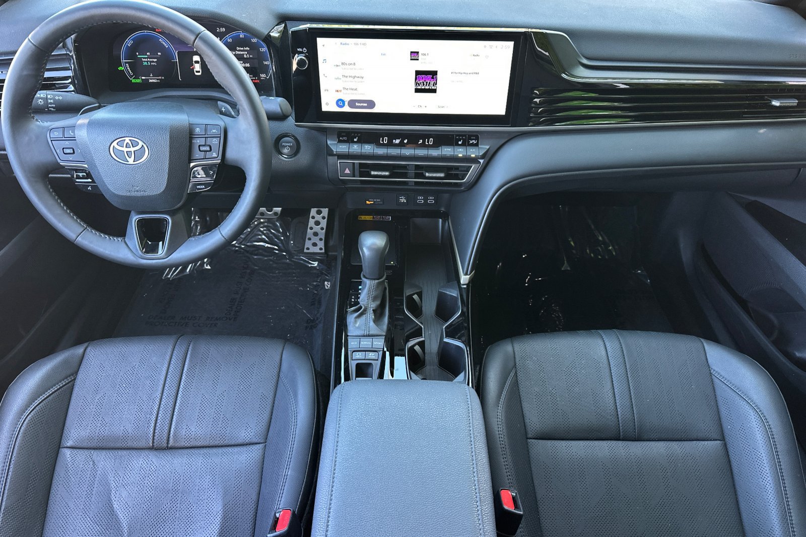 Used 2025 Toyota Camry XSE FWD image 13