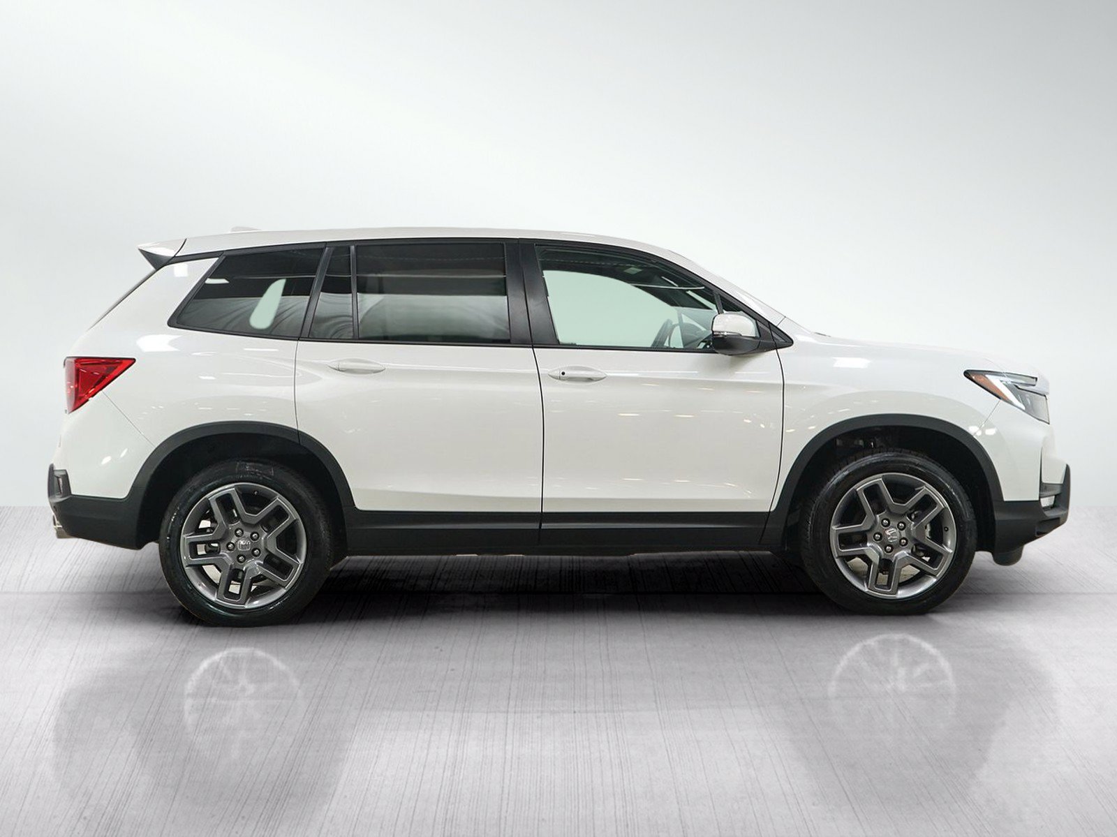 Used 2023 Honda Passport EX-L image 6