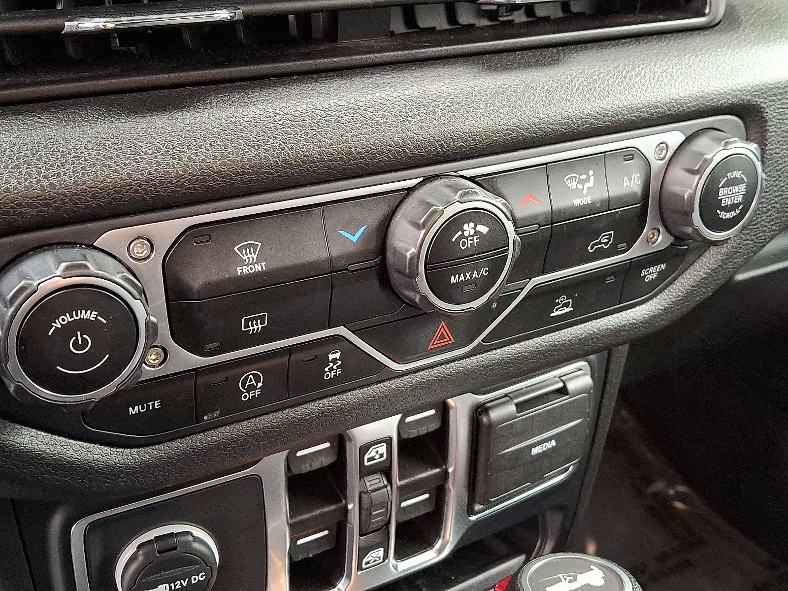 Certified 2024 Jeep Wrangler Sport S image 16