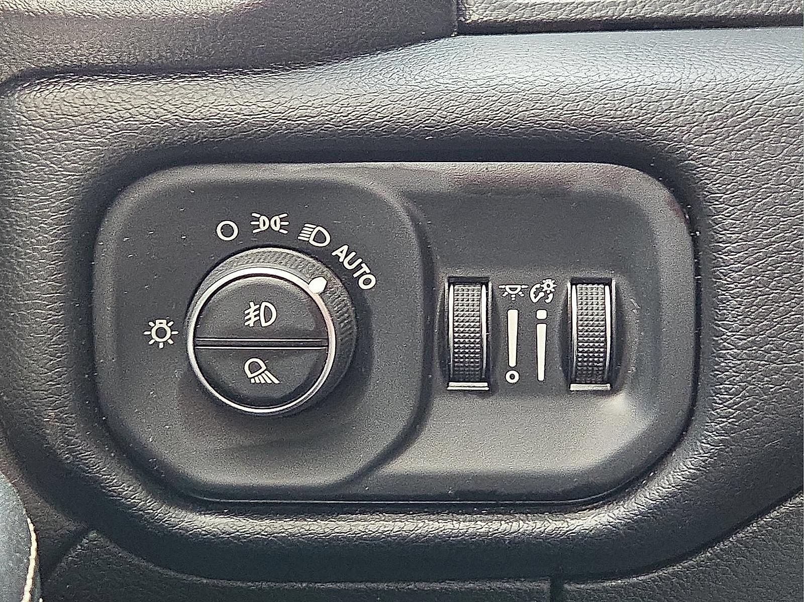 Used 2024 RAM 2500 Laramie AWD/4WD image 20