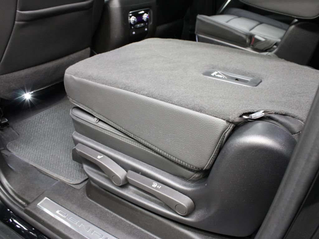 Used 2023 GMC Yukon XL Denali AWD/4WD image 72