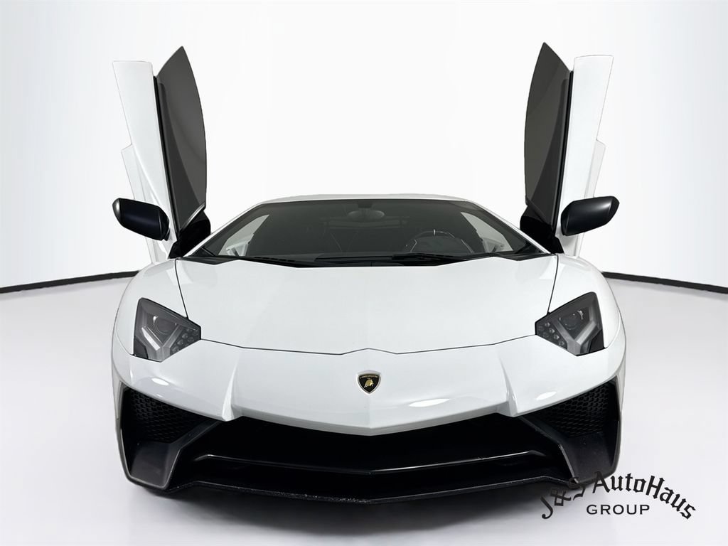 Used 2016 Lamborghini Aventador LP 750-4 Superveloce AWD/4WD image 2