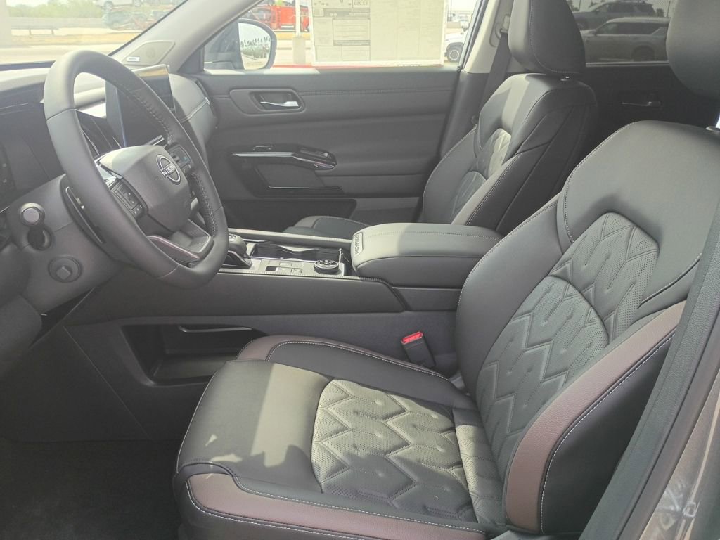 New 2026 Nissan Pathfinder Platinum image 27