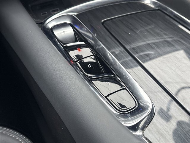 Certified 2023 Buick Enclave Essence w/ LPO, Floor Liner Package image 15