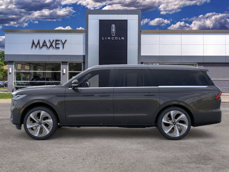 New 2026 Lincoln Navigator L Black Label AWD/4WD image 3