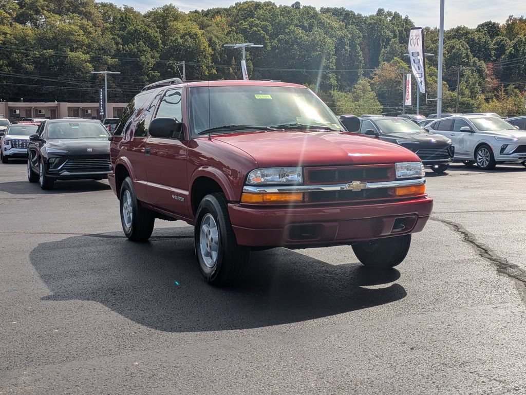 Used 2000 Chevrolet Blazer LS w/ LS Preferred Equipment Group AWD/4WD image 3