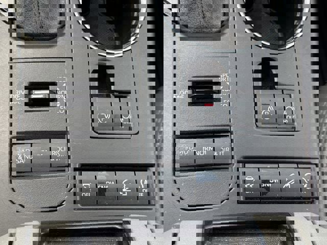 Used 2022 Toyota Highlander LE image 22