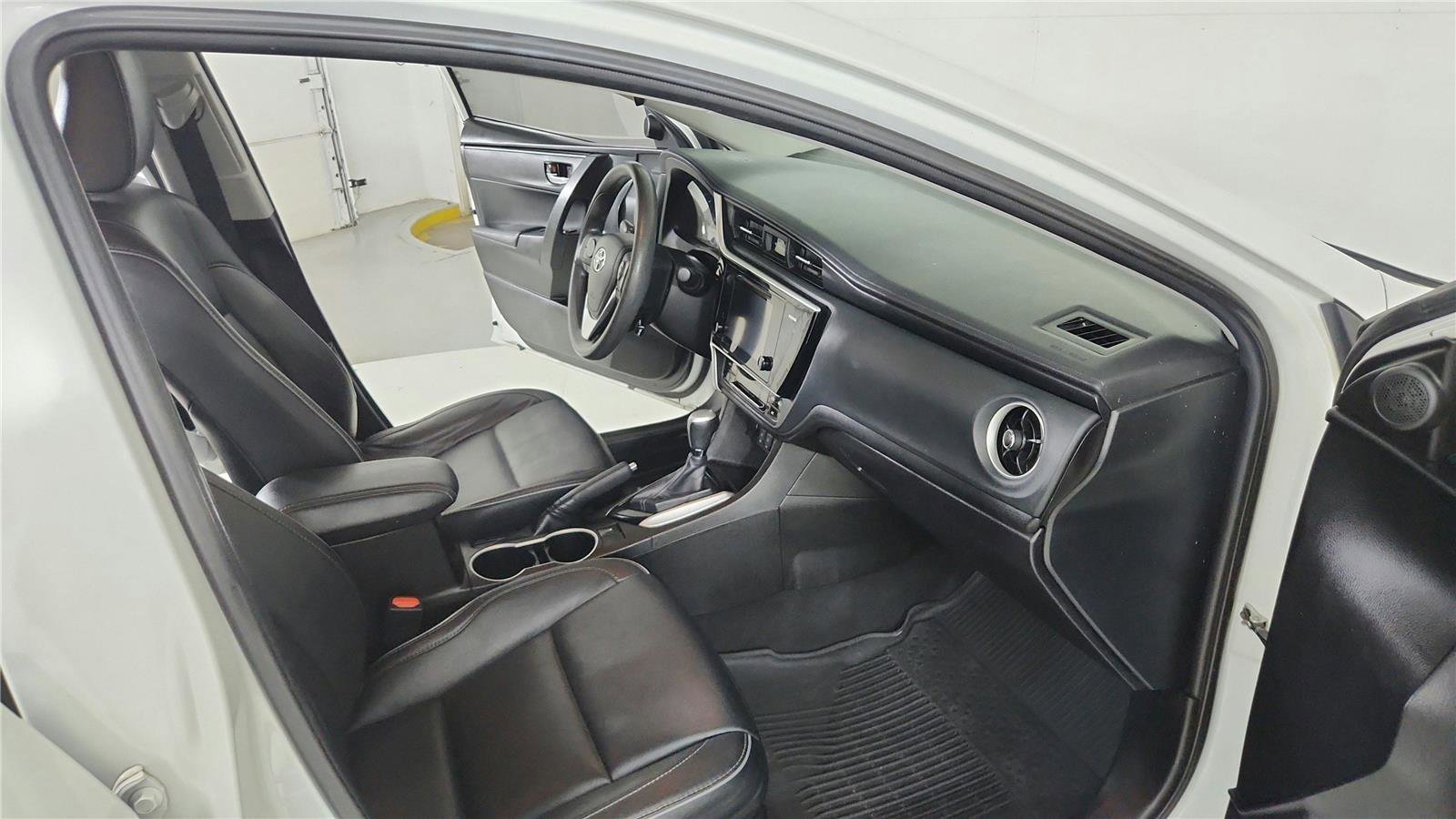 Used 2017 Toyota Corolla XLE FWD image 26