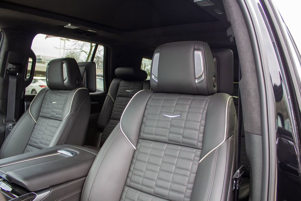 Used 2025 Cadillac Escalade V image 12