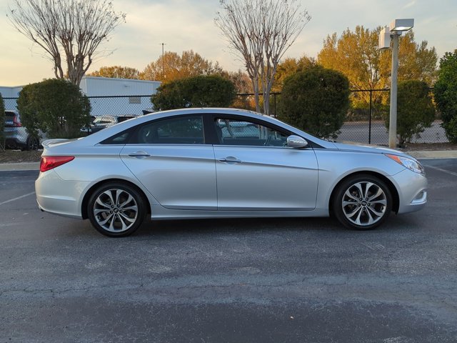 Used 2013 Hyundai Sonata Limited w/ Premium Pkg image 4