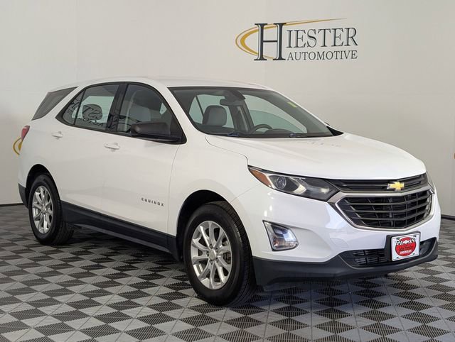 Used 2018 Chevrolet Equinox LS image 2