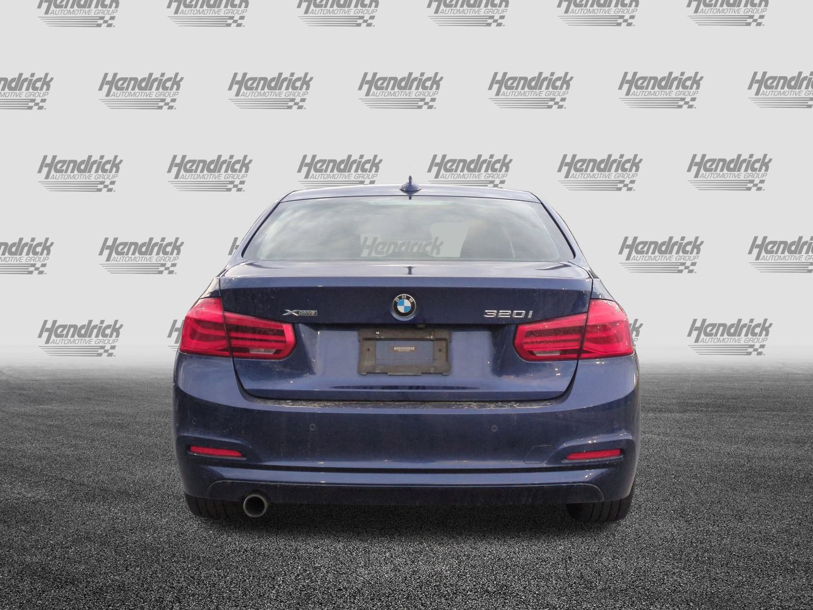 Used 2018 BMW 320i xDrive Sedan image 9