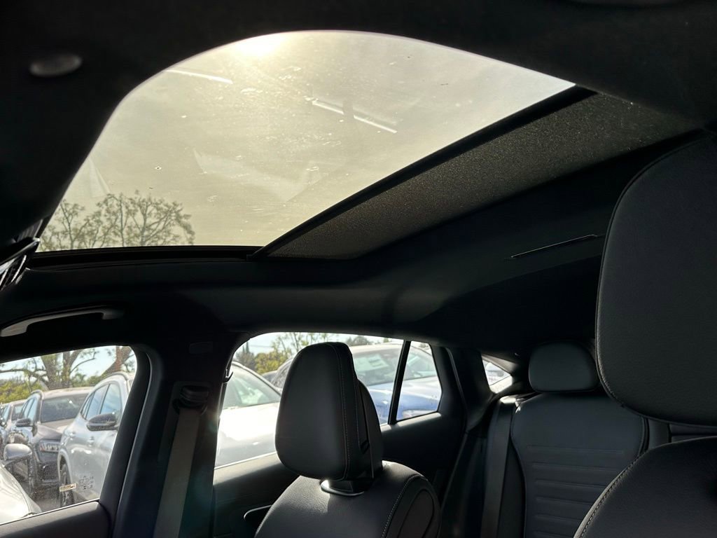 New 2025 Mercedes-Benz GLC 43 AMG 4MATIC Coupe image 21