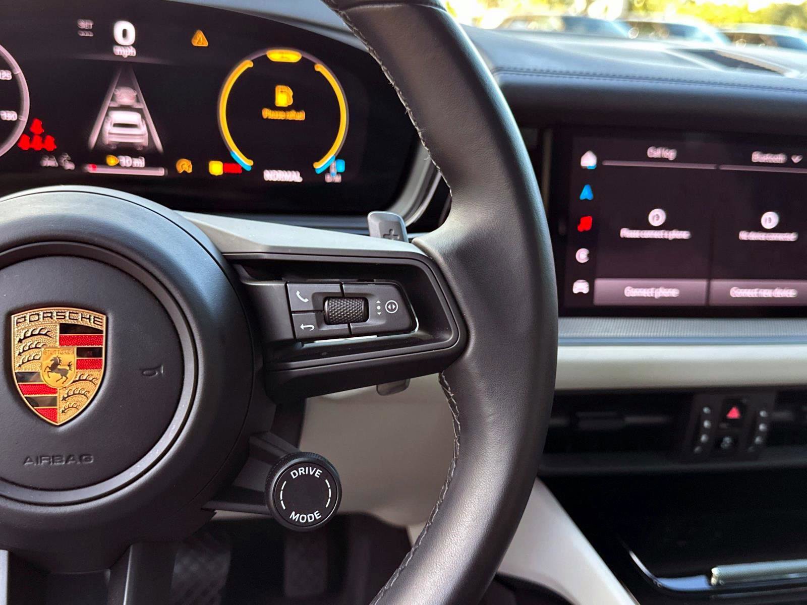 Used 2024 Porsche Cayenne image 27