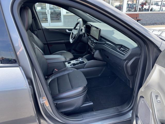 Certified 2024 Ford Escape ST-Line w/ Tech Pack #1 AWD/4WD image 5