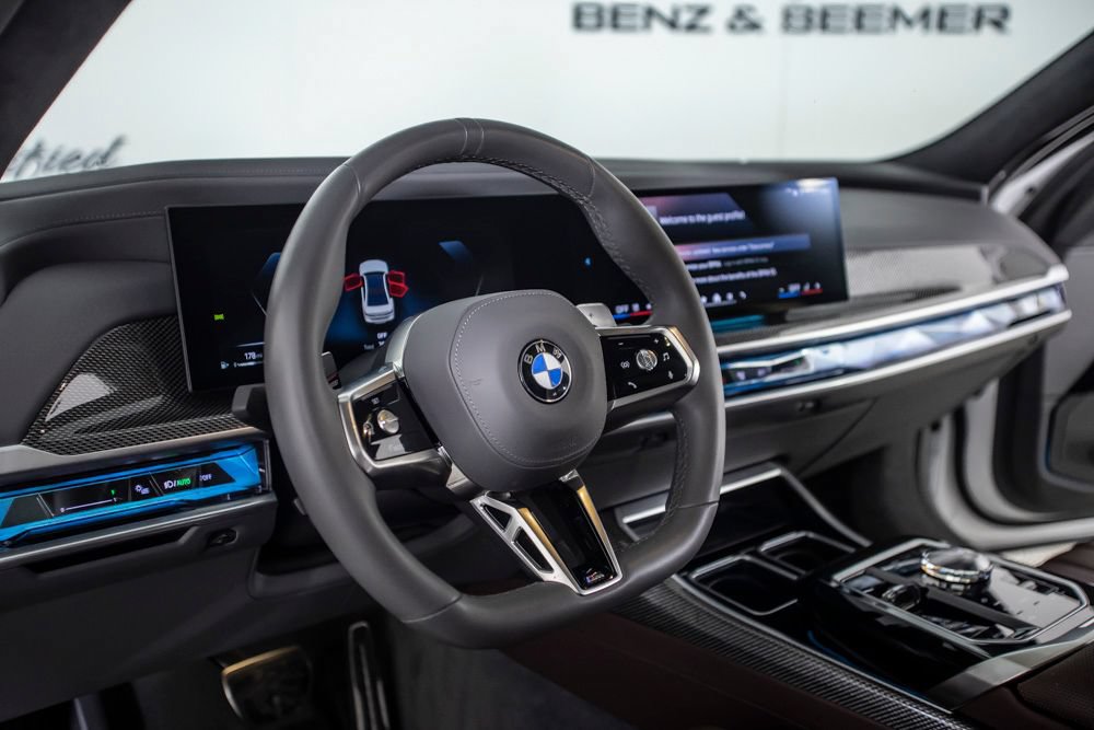 Used 2023 BMW 760i xDrive w/ Luxury Rear Seating Package AWD/4WD image 19