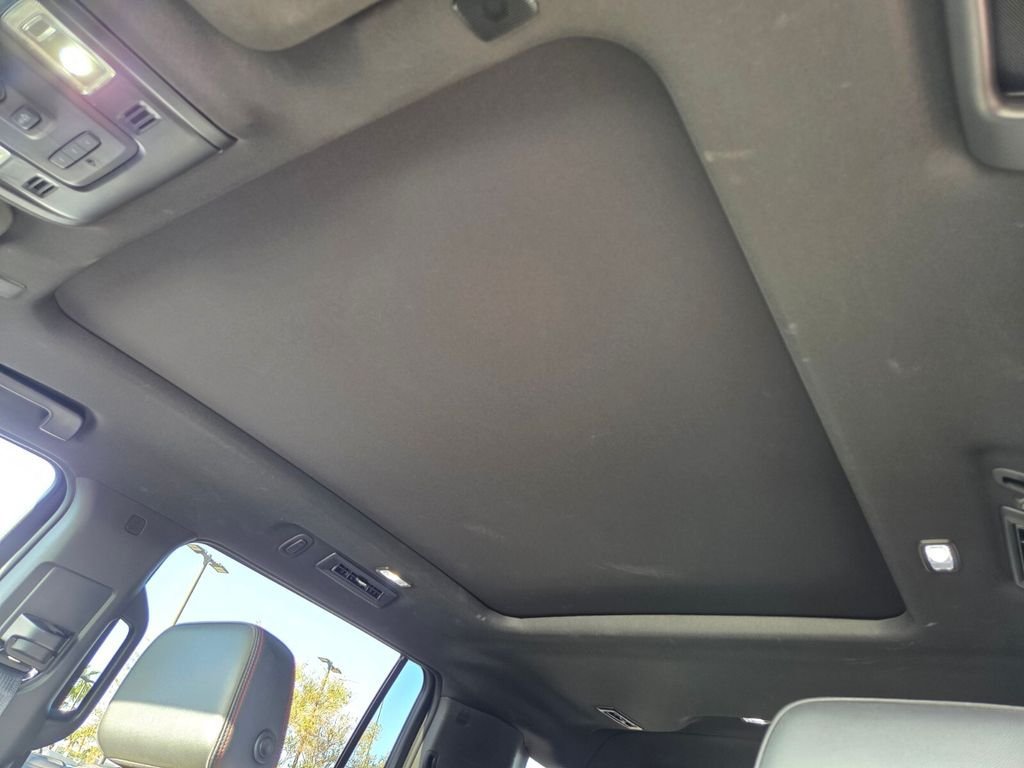 Used 2023 Chevrolet Suburban RST AWD/4WD image 14
