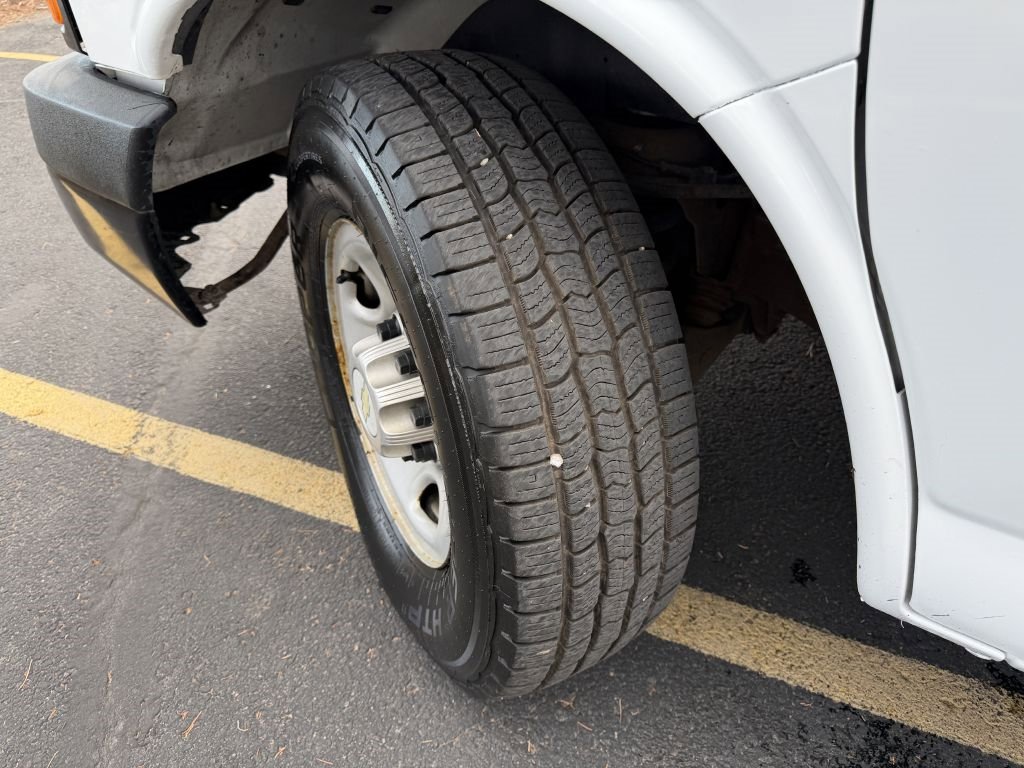 Used 2012 Chevrolet Express 2500 LS image 27