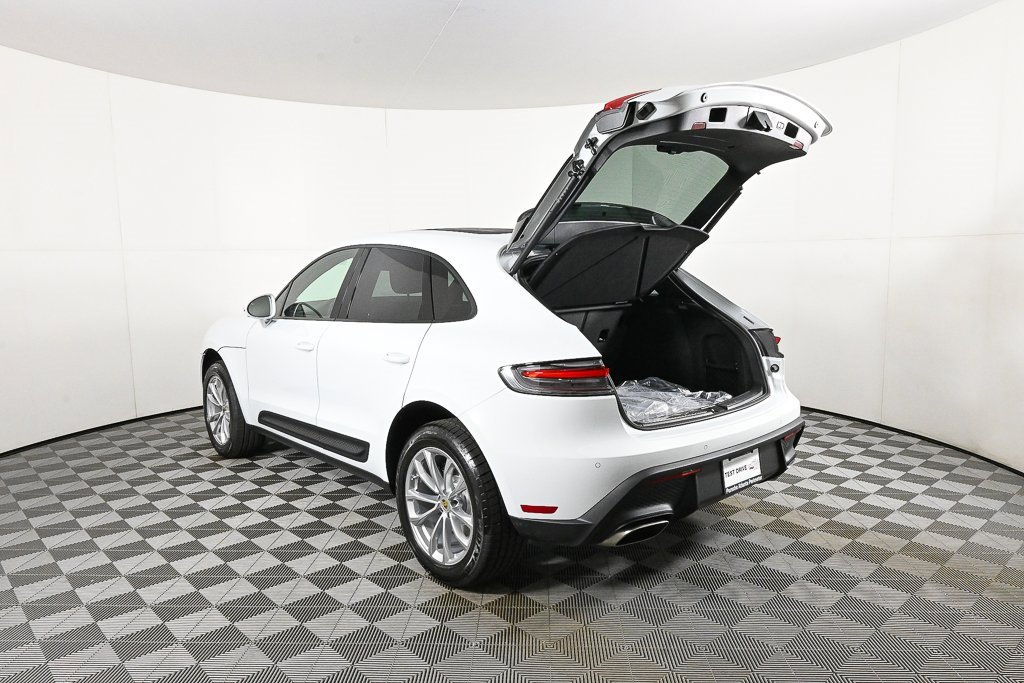 New 2026 Porsche Macan image 42