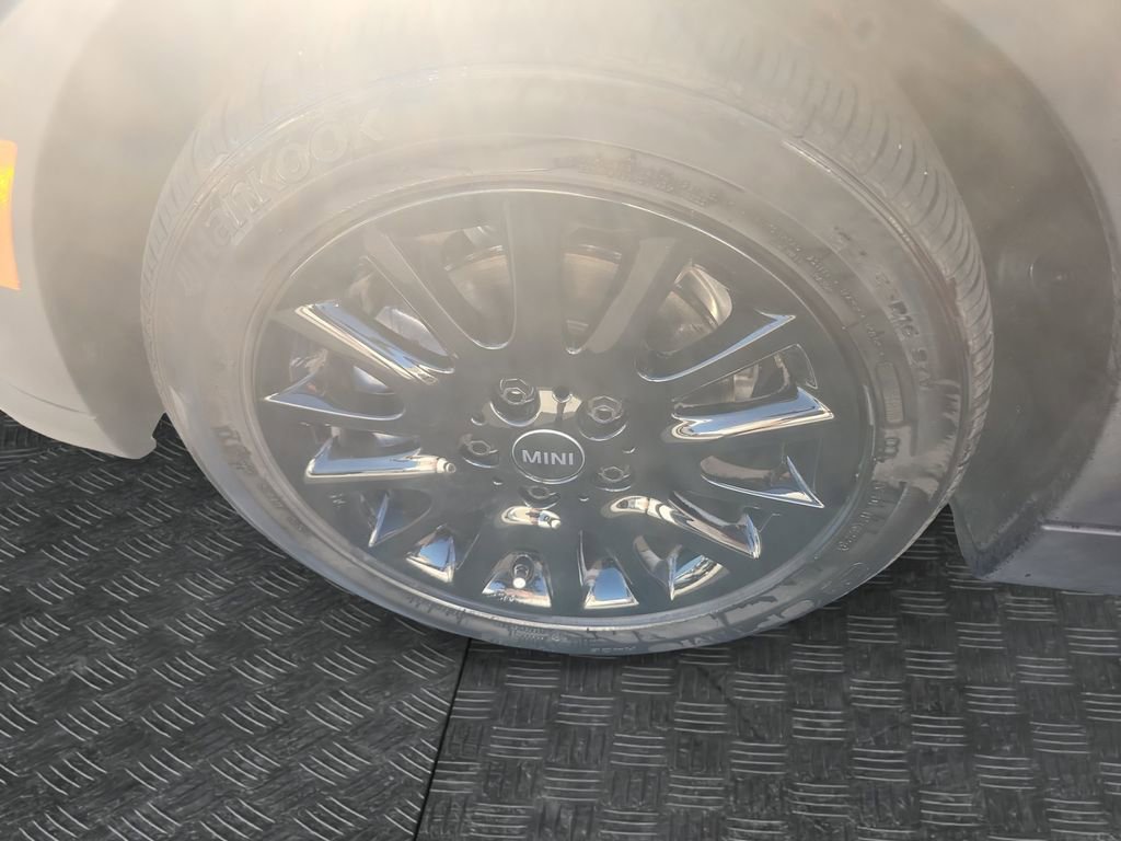 Used 2024 MINI Cooper 2-Door Hardtop image 14
