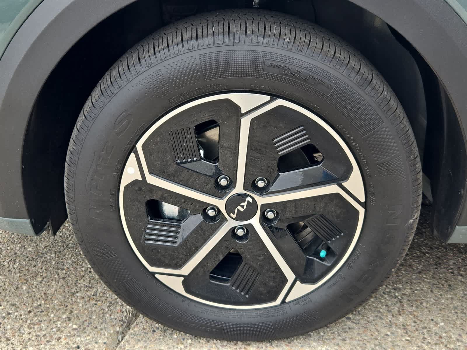 New 2026 Kia Niro EX w/ EX Premium Package FWD image 13