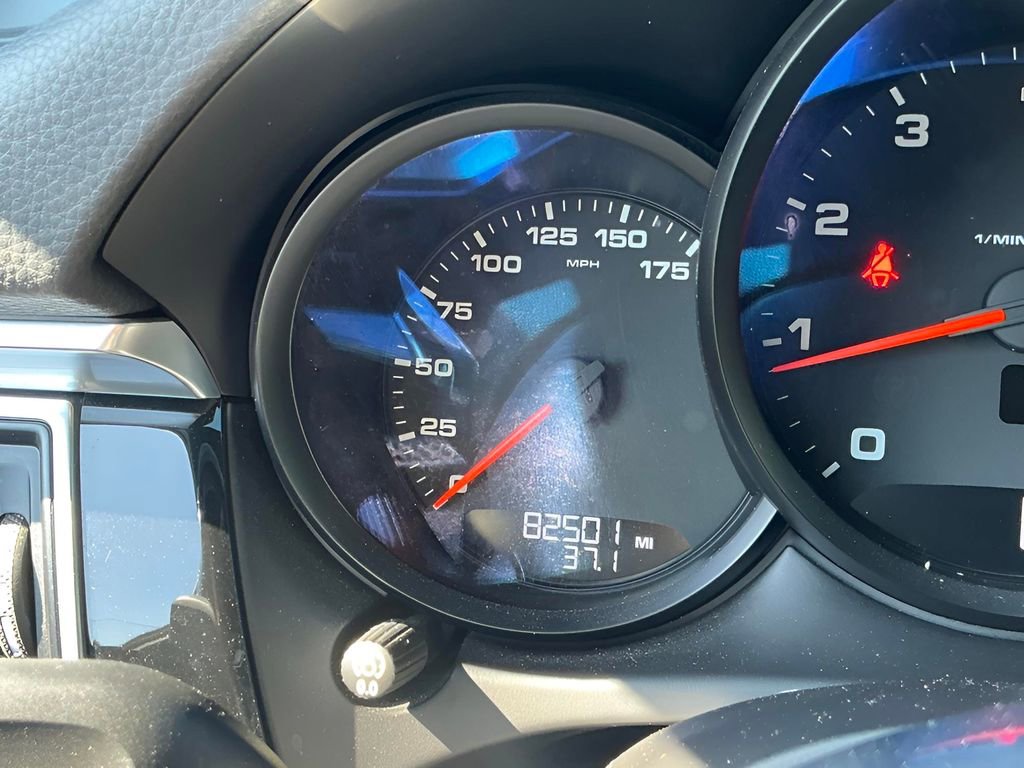 Used 2018 Porsche Macan Sport Edition image 32