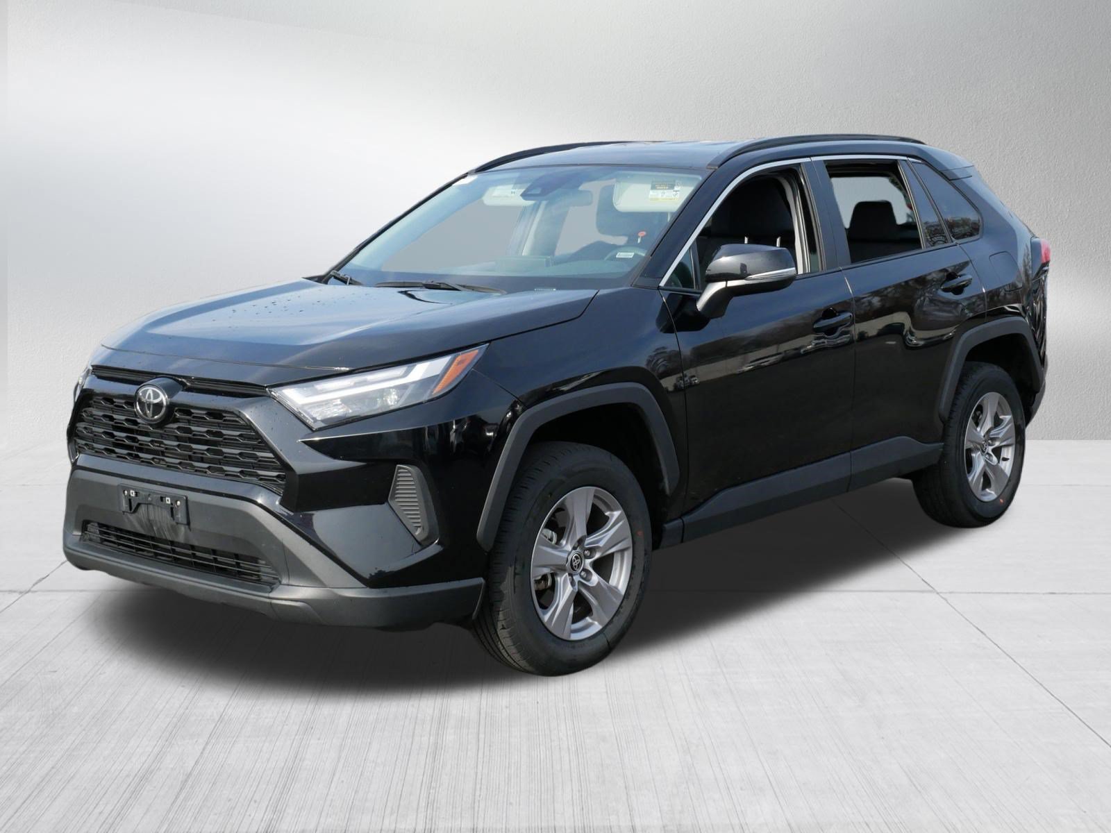 Certified 2025 Toyota RAV4 XLE FWD image 3
