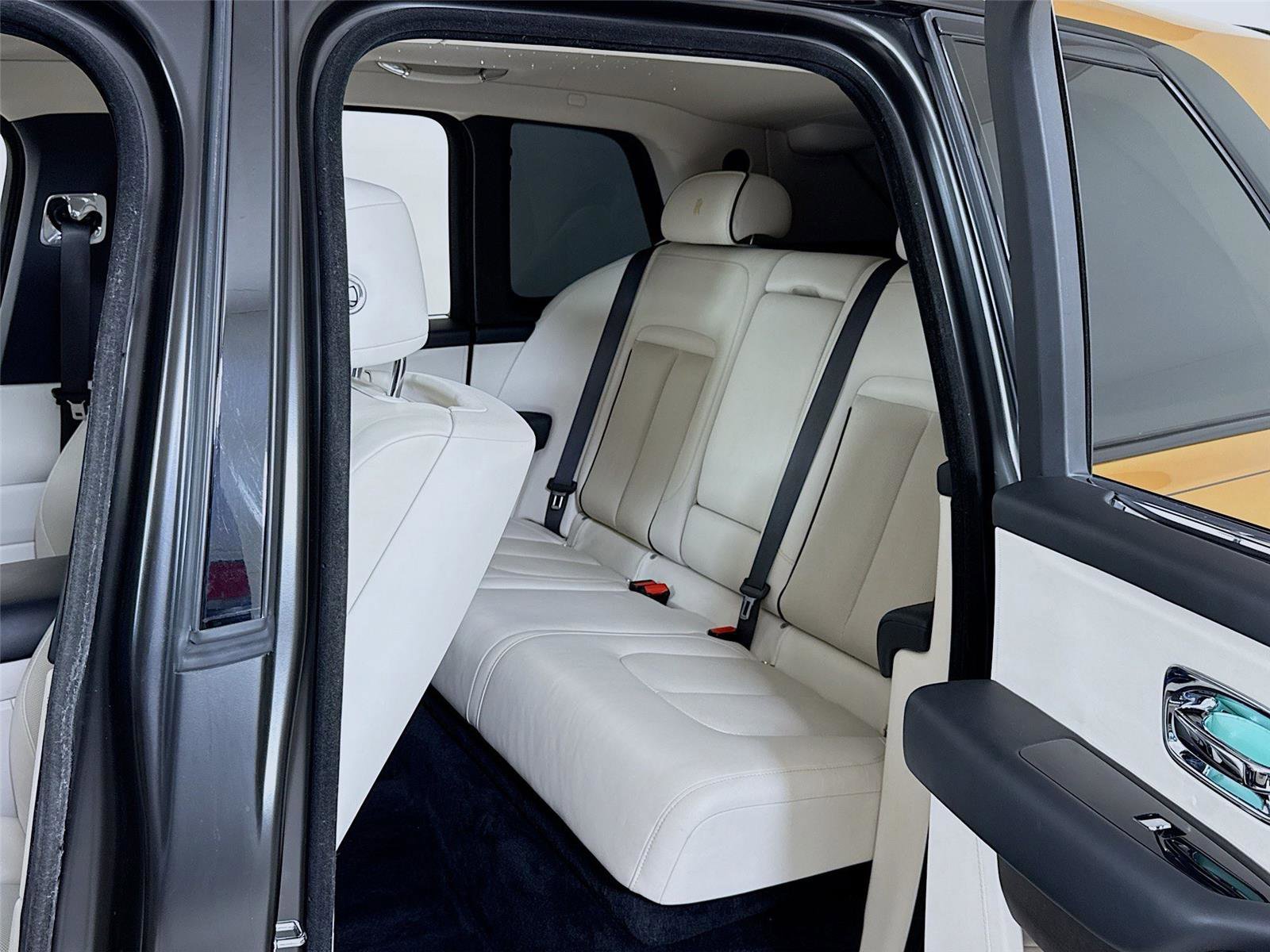 Used 2021 Rolls-Royce Cullinan image 26