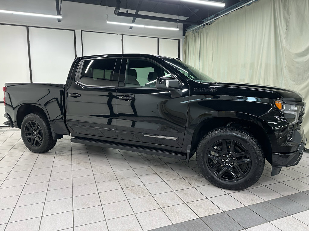 Certified 2026 Chevrolet Silverado 1500 High Country w/ Midnight Edition AWD/4WD image 3