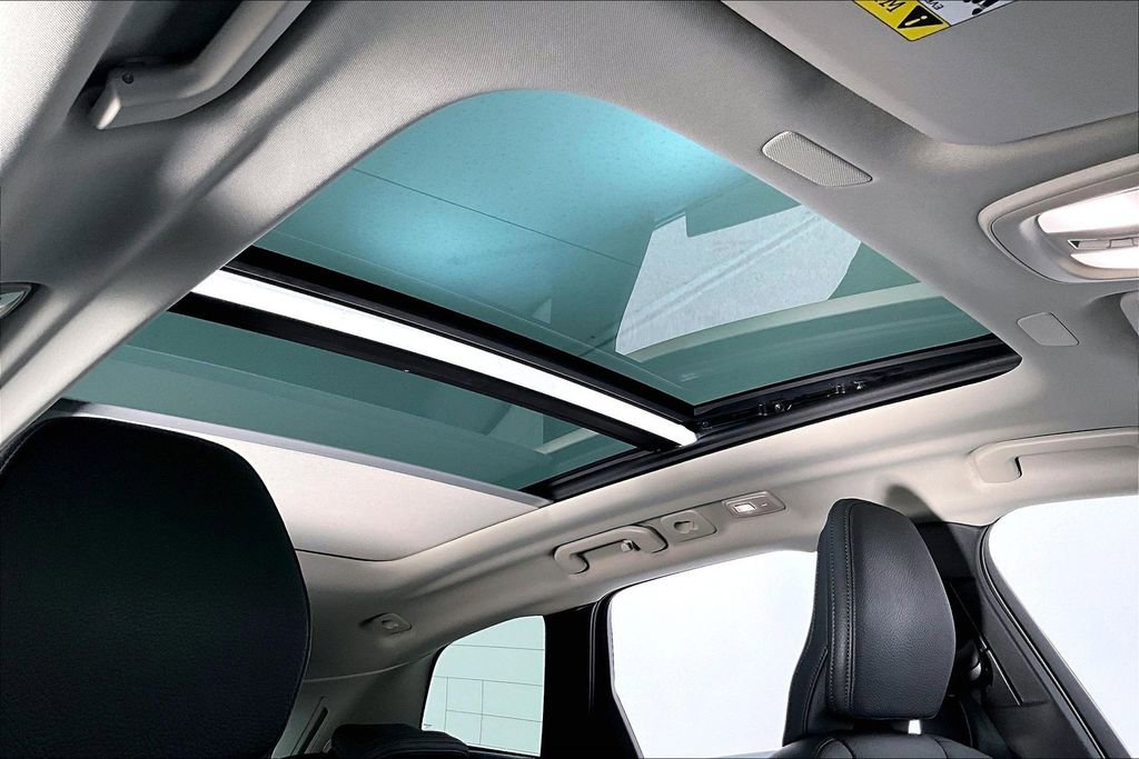 Used 2025 Volvo XC60 B5 Plus w/ Protection Package Premier image 21