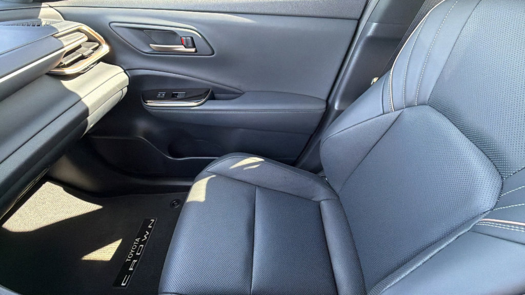 Certified 2025 Toyota Crown Signia w/ Advanced Technology Package image 12