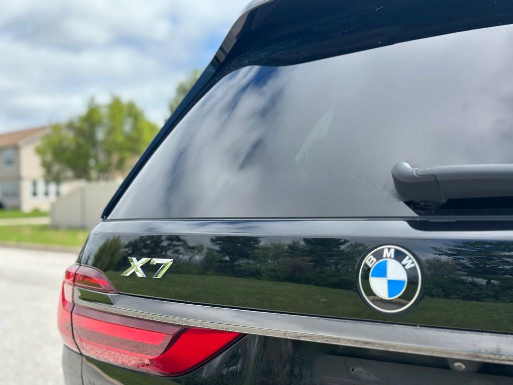 Used 2021 BMW X7 xDrive40i w/ M Sport Package AWD/4WD image 13