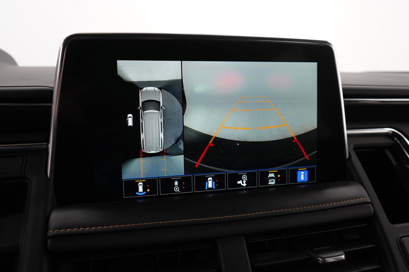 Used 2023 GMC Yukon XL AT4 w/ AT4 Premium Package image 24