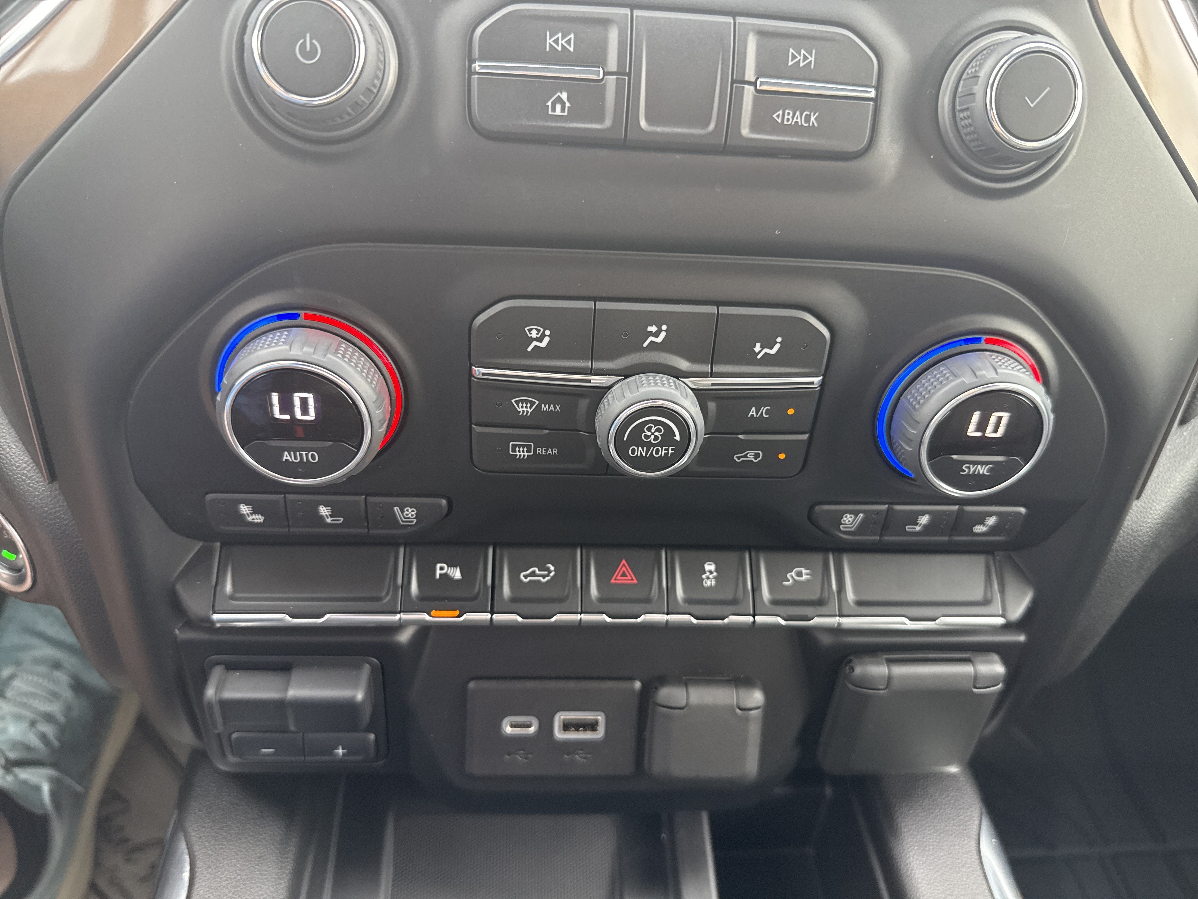Used 2022 Chevrolet Silverado 2500 High Country AWD/4WD image 28