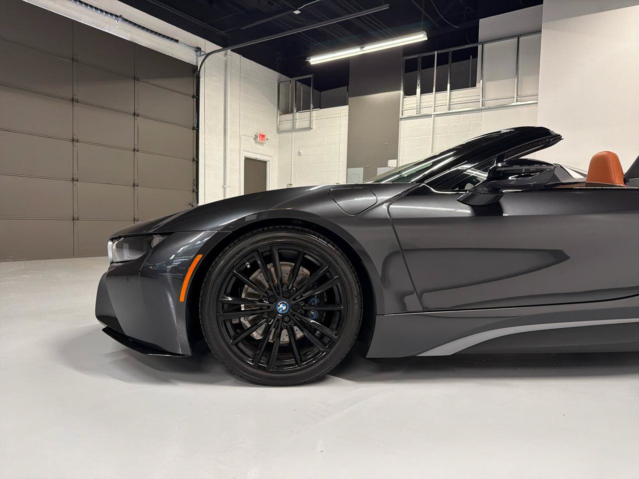 Used 2019 BMW i8 Roadster AWD/4WD image 3