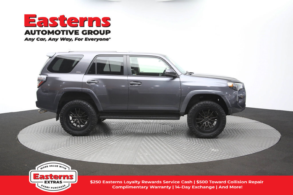Used 2017 Toyota 4Runner SR5 AWD/4WD image 47