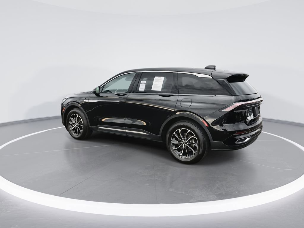 Used 2025 Lincoln Nautilus Premier image 6