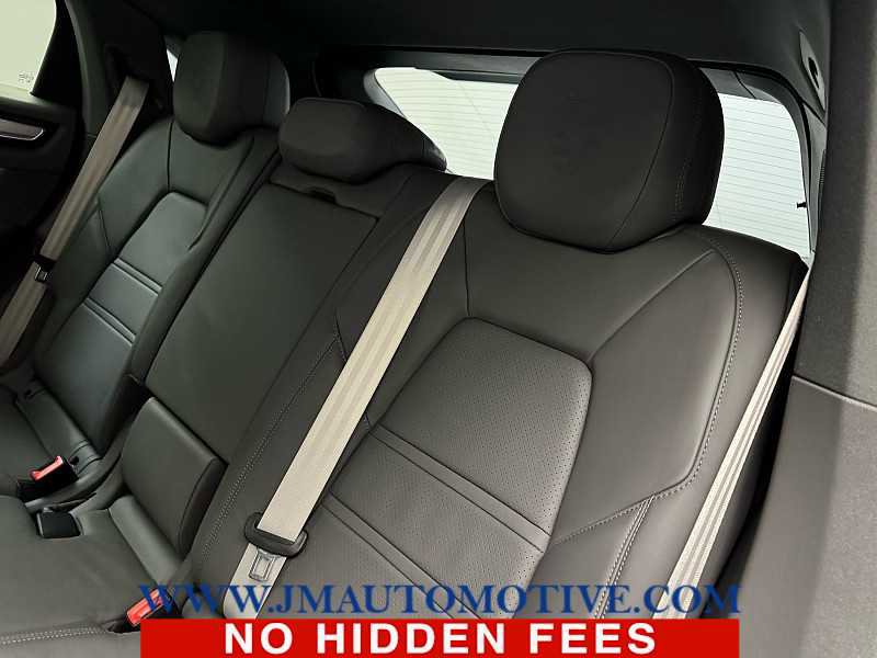 Used 2023 Porsche Cayenne Platinum Edition image 15