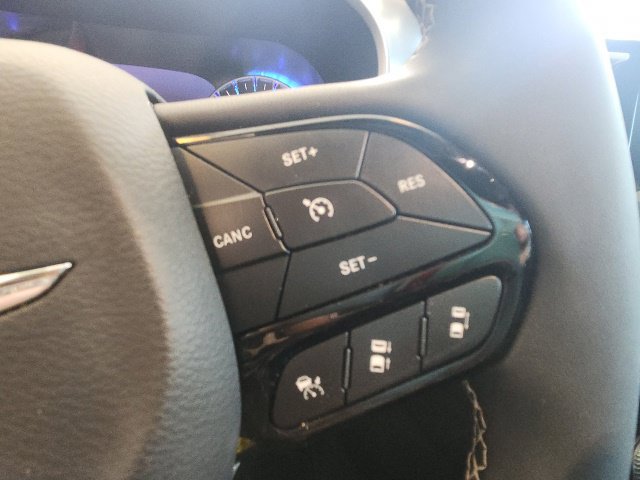 Used 2026 Chrysler Pacifica Select w/ S Appearance Package FWD image 22