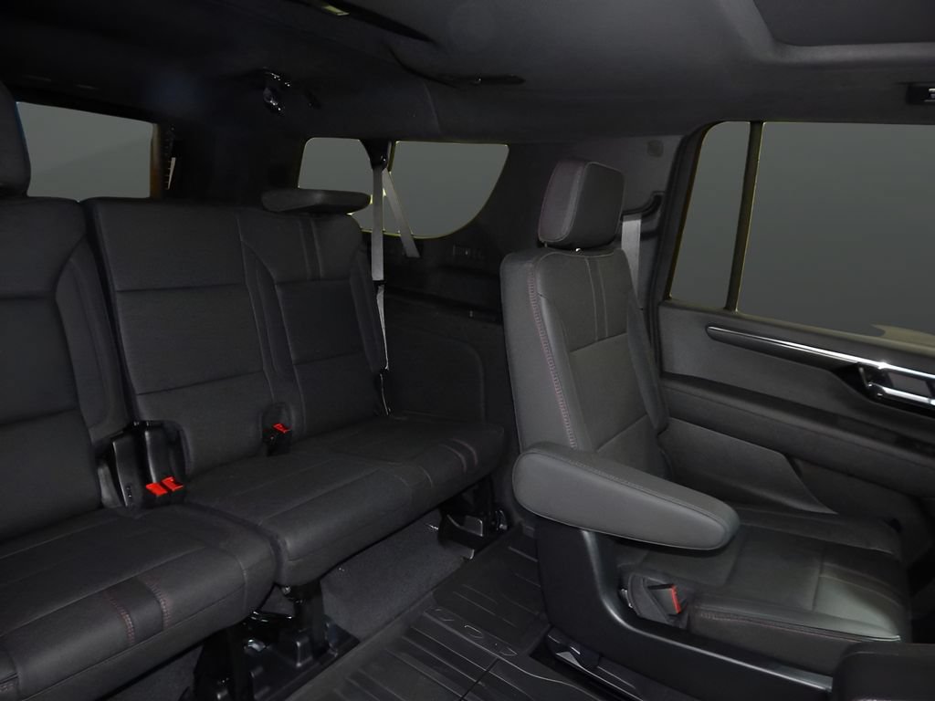 Used 2026 Chevrolet Suburban RST w/ Comfort Package AWD/4WD image 14
